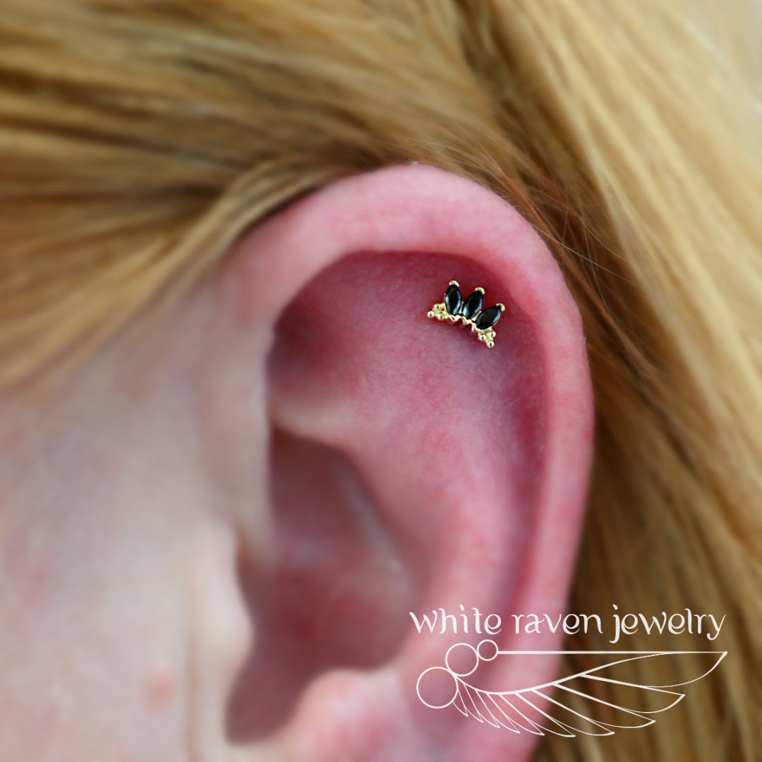 14kt Gold Queen by White Raven