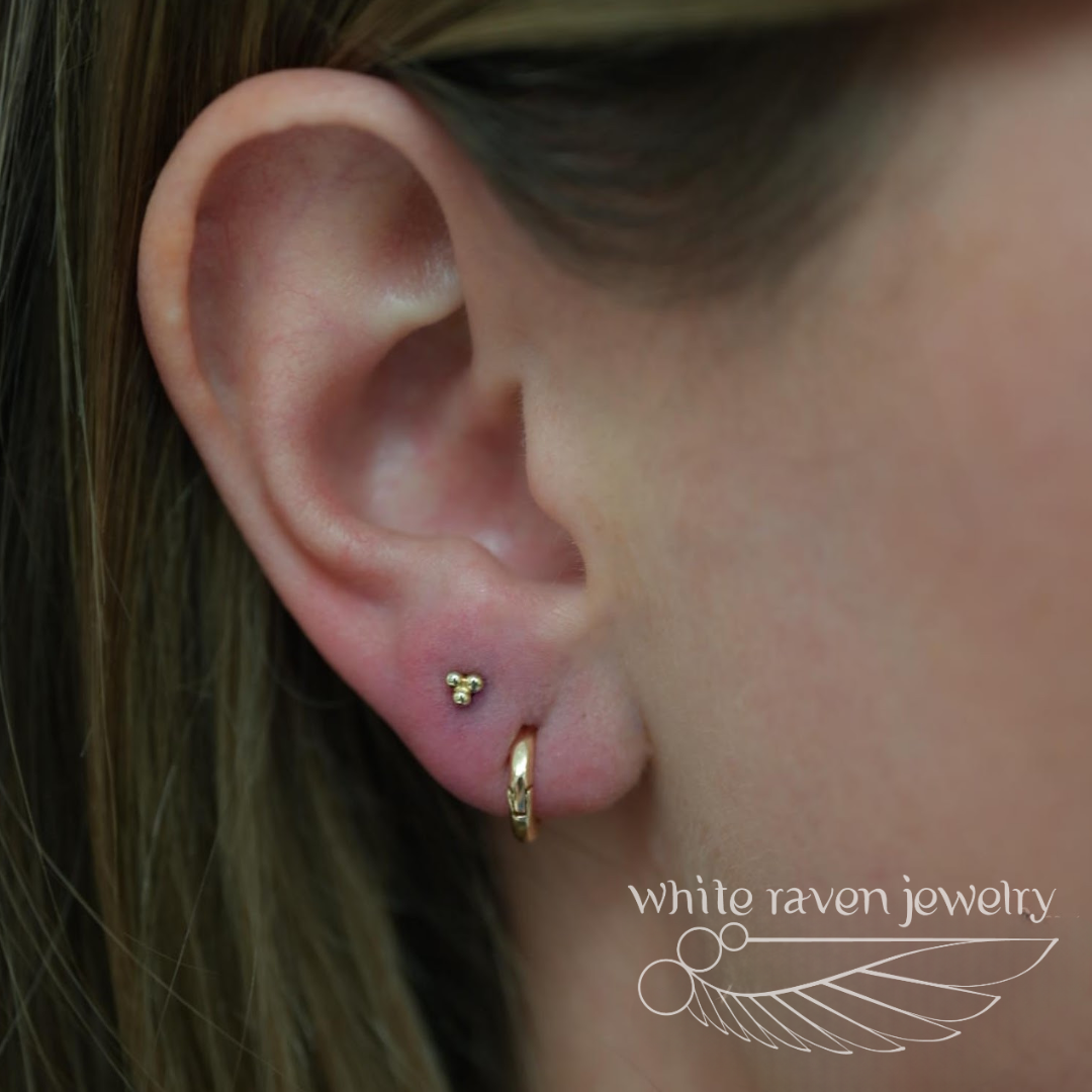 White Raven 14kt Gold : Tri Bead